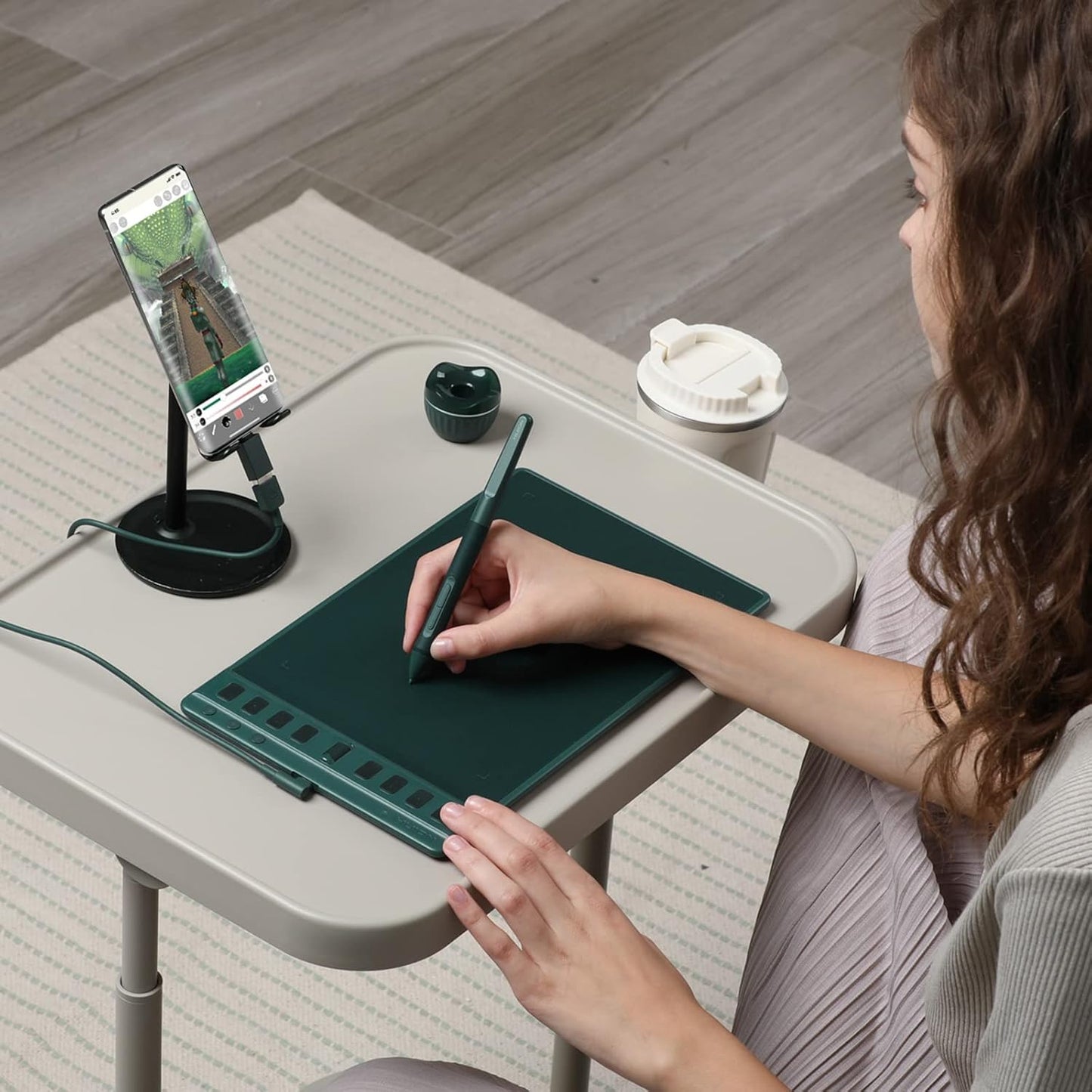 HUION Inspiroy 2 Medium Drawing Tablet with Scroll Wheel 8 Customized Keys Battery-Free Stylus for Digital Art, Design, Sketch, 9x5inch Graphics Tablet Works with Mac, PC & Mobile, Green