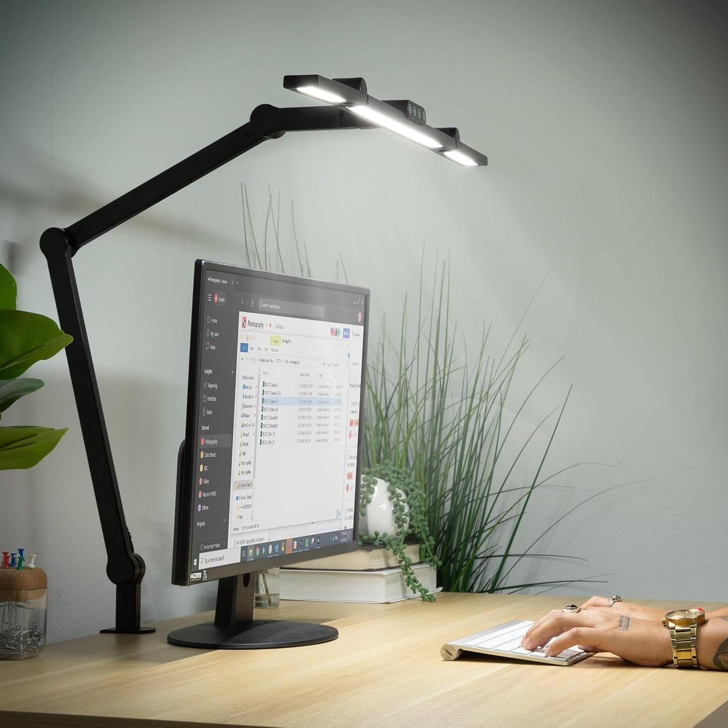 Mount-It! LED Desk Lamp with Adjustable Swing Arms and Clamp Base, Touch Control, Stepless Dimming, and 5 Color Temperatures, Eye-Caring Lighting for Work, Study, and Crafting