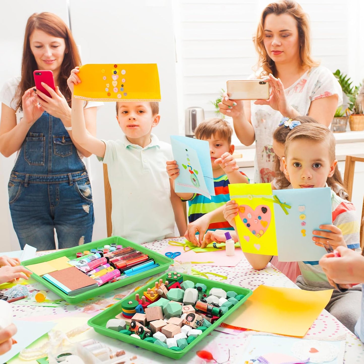 Maitys 15 Pcs Flat Plastic Trays 16.1 x 11.8'' Sensory Storage Tray Paper Stackable Classroom Bins for Office Home Organizer Arts and Crafts Supplies(Green)