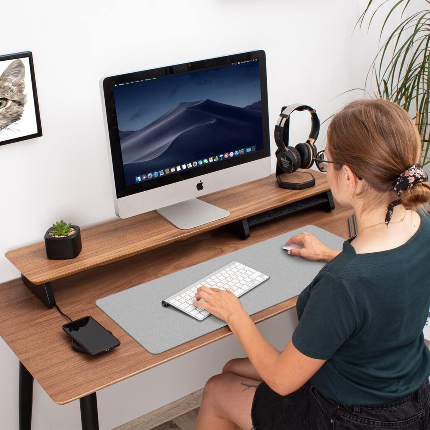 Aothia Double-Sided PU Leather Desk Pad - Non-Slip Large Mouse Pad & Desk Mat for Office, Home - Waterproof, Easy to Clean, Durable Dual-Sided Surface (23.6"x13.7", Grey)