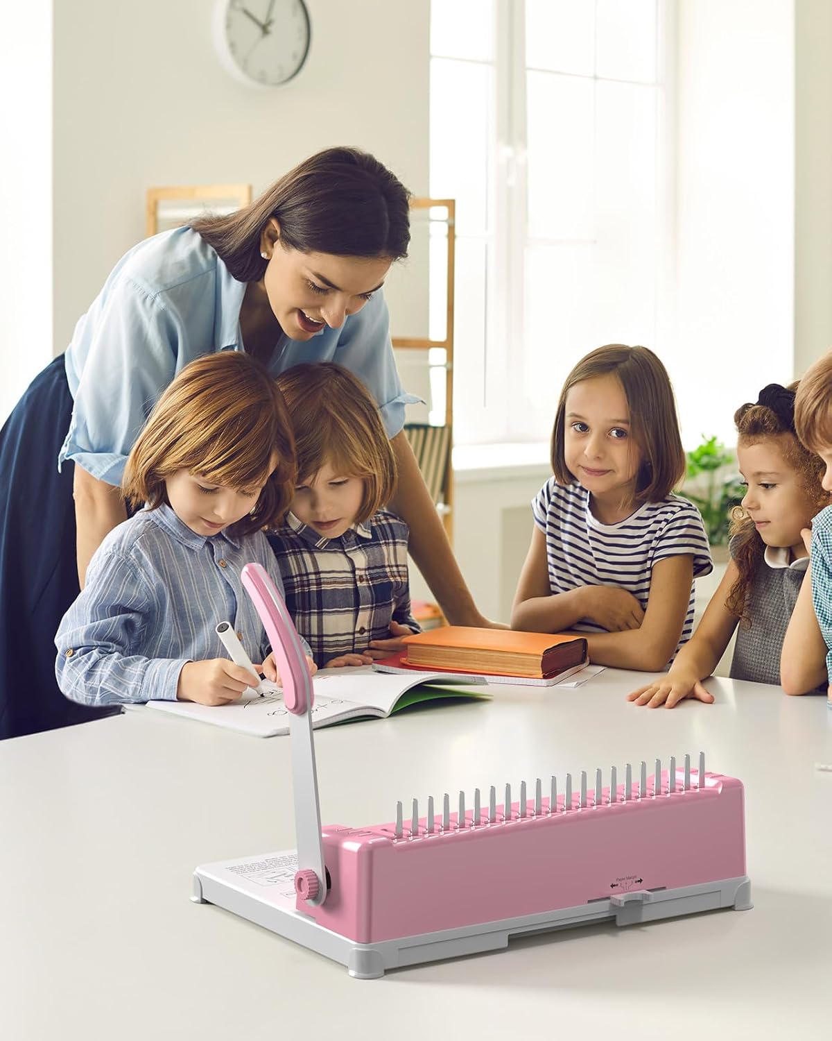 MAKEASY Binding Machine, 21-Hole, Comb Binding Machines with 100PCS Comb Bindings Spines, Comb Binder for Letter Size, A4, A5 Paper