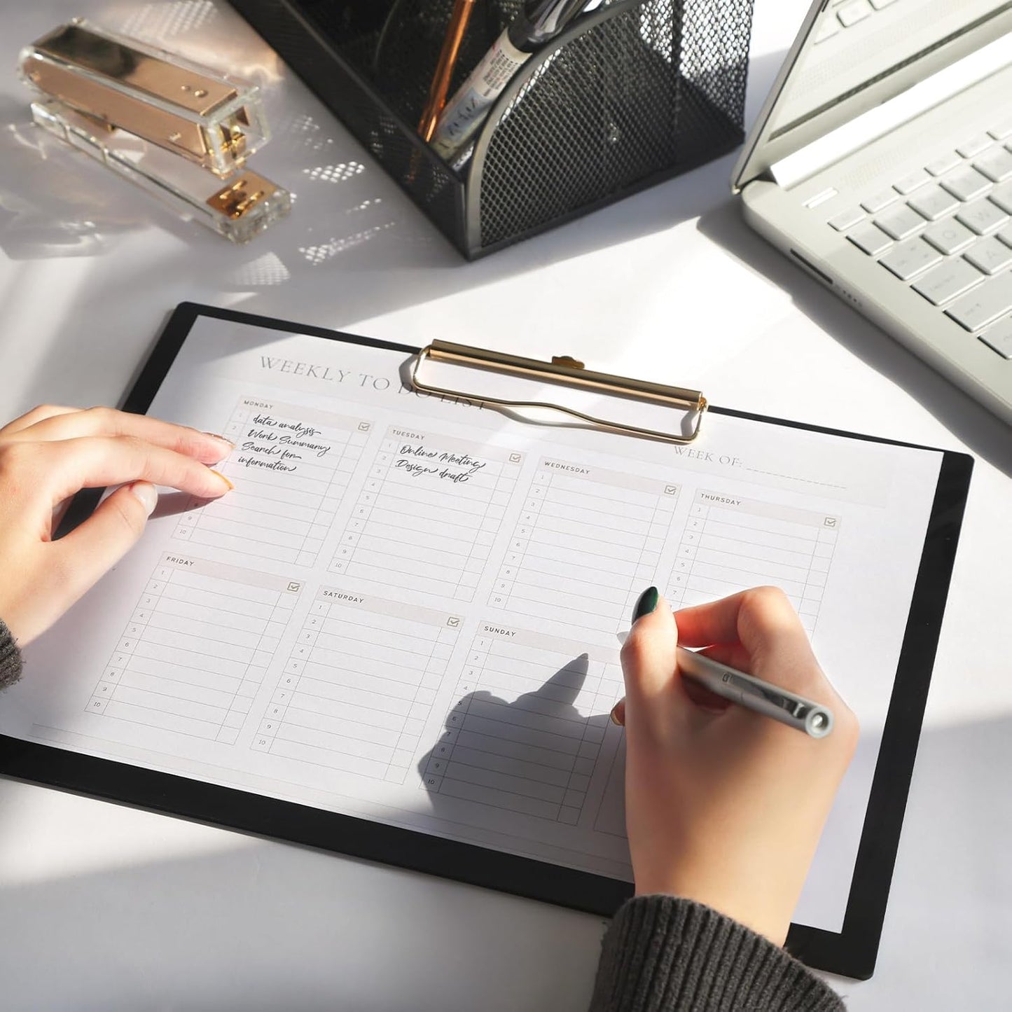 UNIQOOO Black Acrylic Landscape Clipboard, Horizontal Clipboard with Shiny Gold Finish Clip, Office Design, Office Gift for Teacher Doctor Coach, Menu Board 12.5x9 in