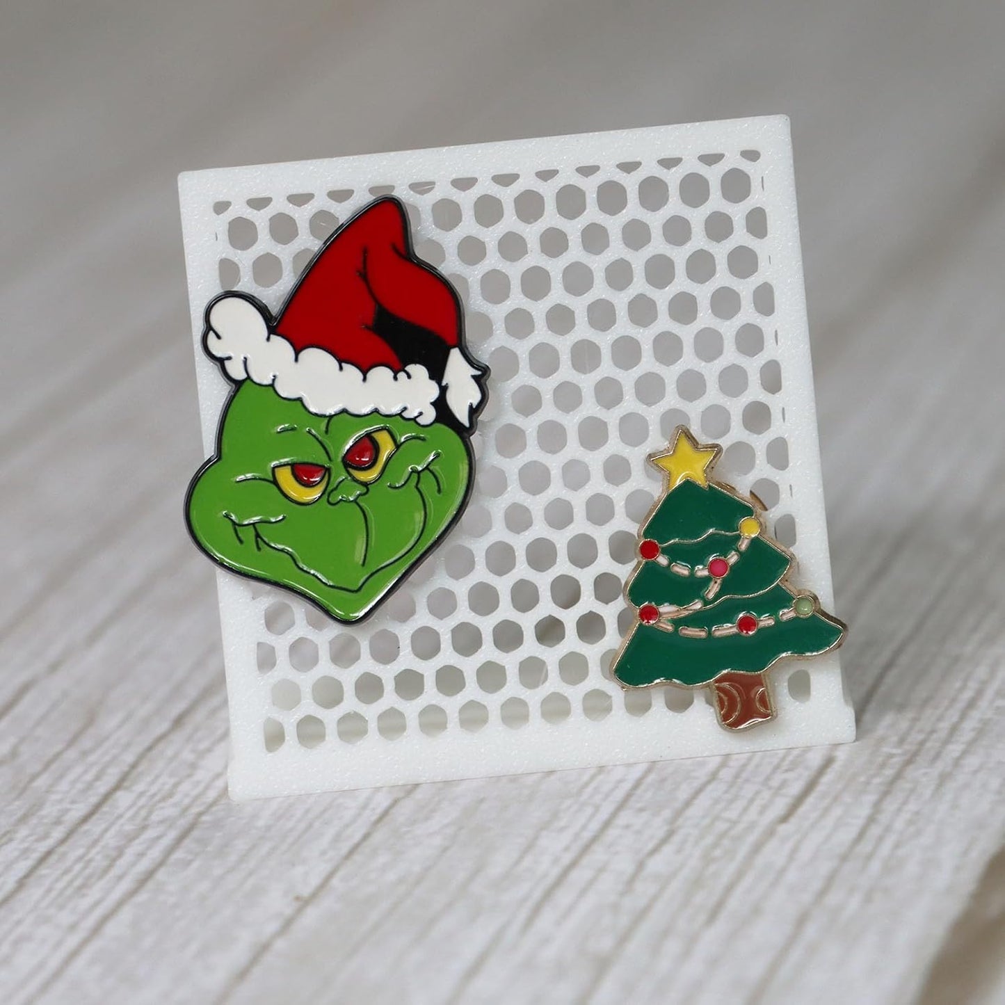 PIAOLGYI Pin Display Stand,Pin Board for Desktops & Shelves,Pin Holder Display for Badges Pins Collectible(White)