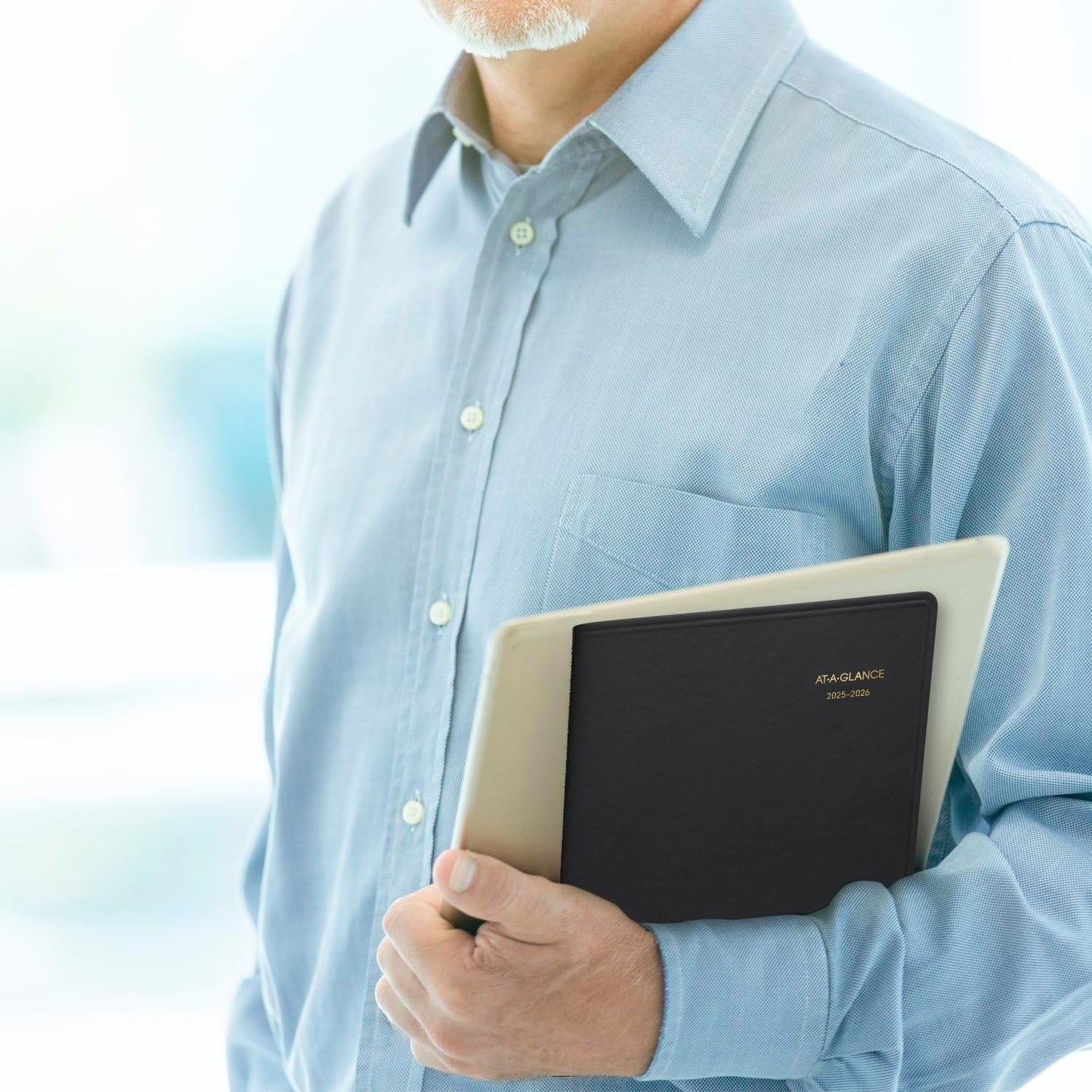 AT-A-GLANCE Planner 2025-2026 Academic, Weekly, Quarter-Hourly Appointment Book, 7" x 8-3/4", Medium, Flexible Cover, Black (7095805)