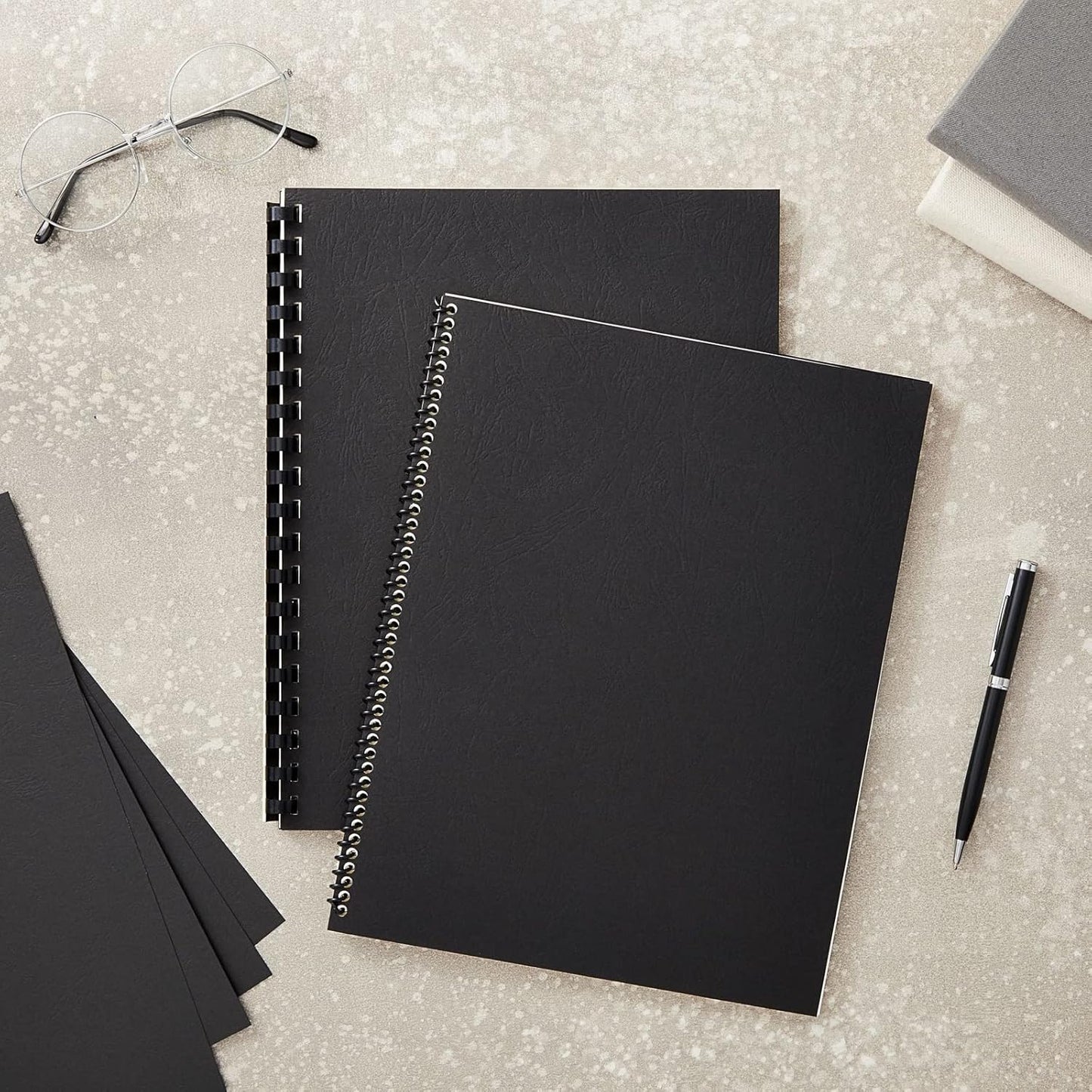 Juvale 100-Pack Black 13 Mil Presentation Binding Covers and Backs - 230g Letter Size Quality Leather Grain Paper for Business Reports, Office, School, & Spiral Binding Machine (8.5 x 11 In)