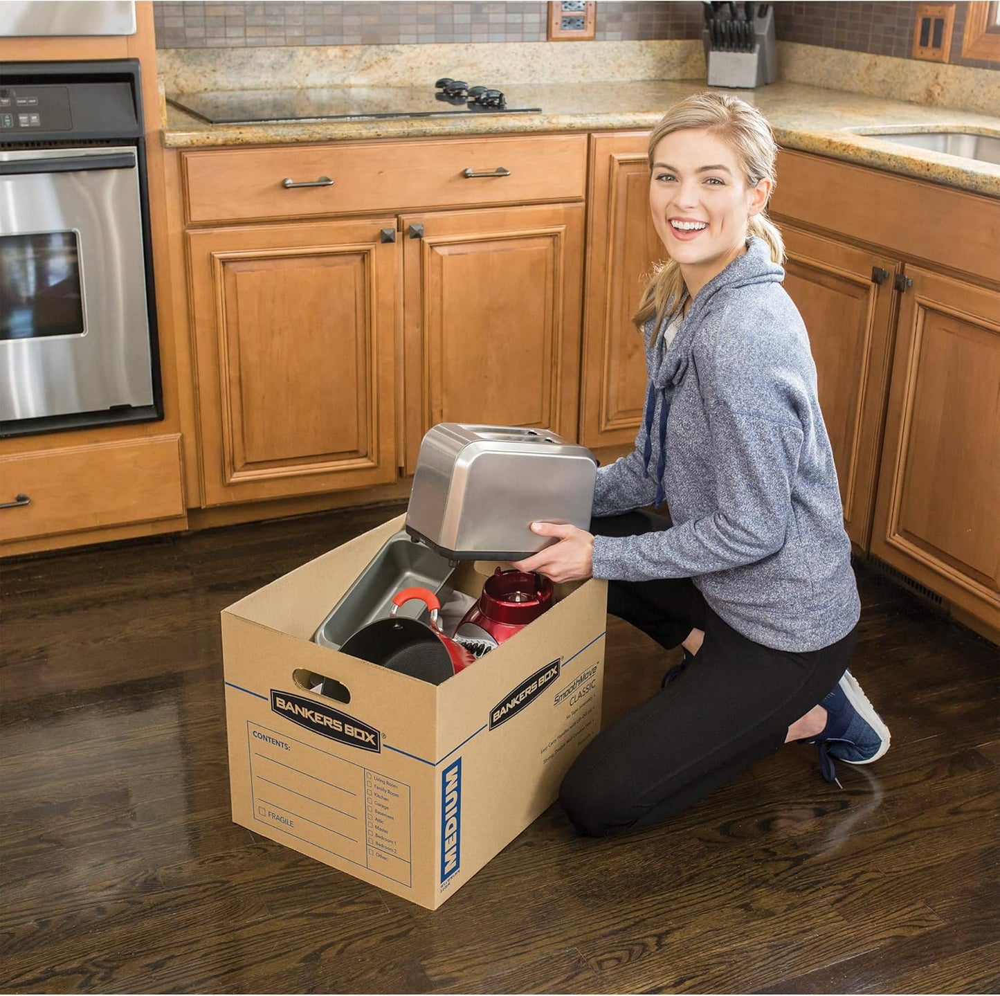 Bankers Box Medium Classic Moving Box 20 Pack, Reinforced Handles, Tape-Free Assembly, Box with Lid, 19-in x 14.5-in x 15.5-in (8817202)